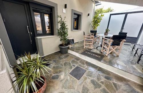 Volos City Centre Maison | La Petite Mansion, next to the city center!