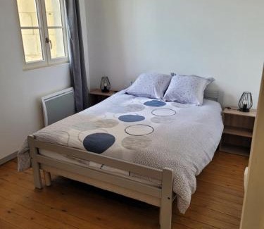 Le Puy-Notre-Dame Appartement | la petite montagne