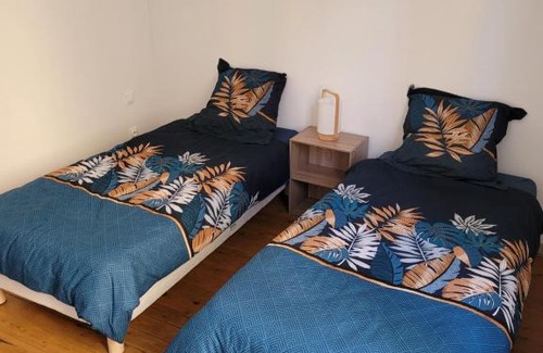 Le Puy-Notre-Dame Appartement | la petite montagne