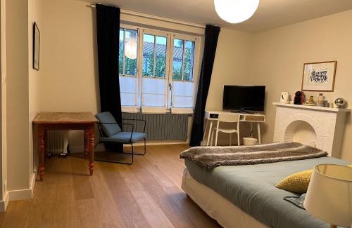 Vertou Lit Et Petit-Déjeuner | La Pierre Percée - logement indépendant - accès digicode