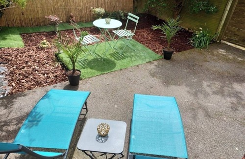 Centre Ville Appartement | La Pléïade Dorée - Hyper Centre, Avec Cours Privative. Animaux Acceptés !