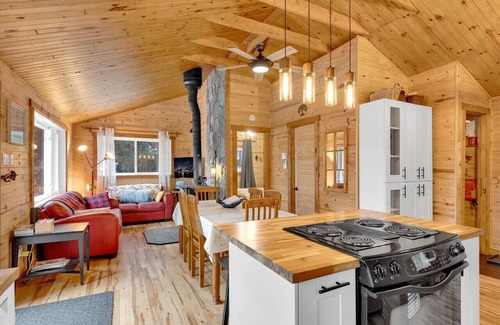 Amherst Chalet De Ski | Plage privée avec SPA sur le Lac I Plage Sucrée