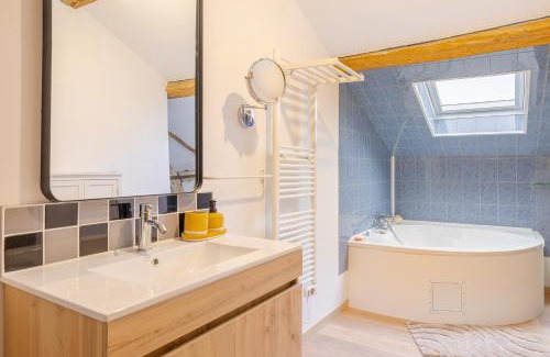 Cersay Maison | La Promesse des Saisons - Jardin et parking privé