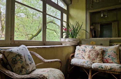 Bozouls Maison | La Providence, Moulin du XIIIe siècle, piscine chauffée, confortable, vue