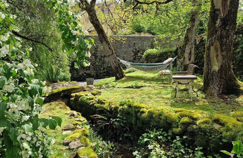 Bozouls Maison | La Providence, Moulin du XIIIe siècle, piscine chauffée, confortable, vue
