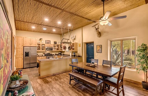 Tucson Appartement | La Puerta Azul - Stunning Desert Retreat Pool / Spa
