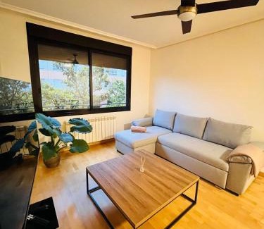 Logrono Appartement | La Puerta de Logroño, con piscina y garaje!