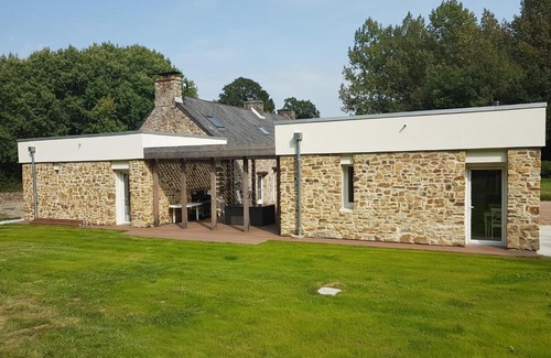 Saint-Pierre-d'Artheglise Appartement | La Puisatière