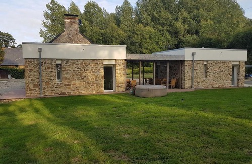 Saint-Pierre-d'Artheglise Appartement | La Puisatière