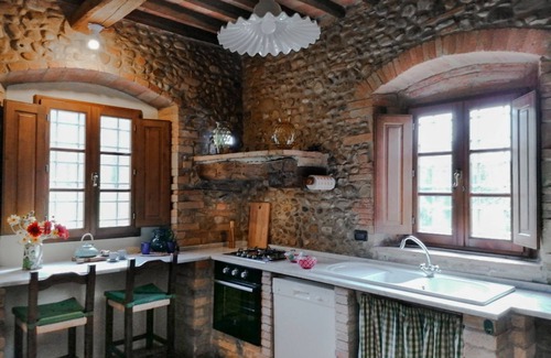 San Pietro in Bossolo Cottage | La Quercia, apartment with garden for 6/8 people in the heart of Chianti