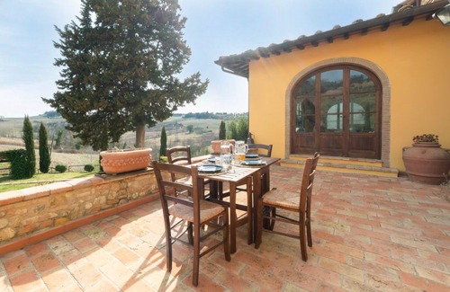 San Pietro in Bossolo Cottage | La Quercia, apartment with garden for 6/8 people in the heart of Chianti