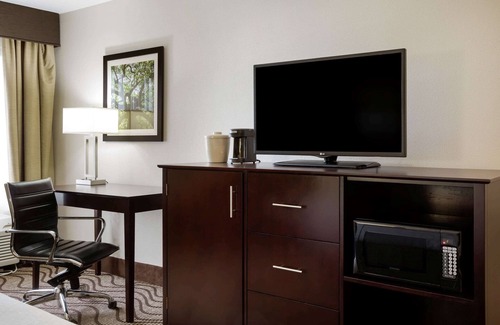 LaGrange Hôtel | La Quinta Inn & Suites by Wyndham LaGrange / I-85