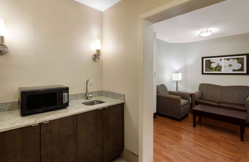 LaGrange Hôtel | La Quinta Inn & Suites by Wyndham LaGrange / I-85