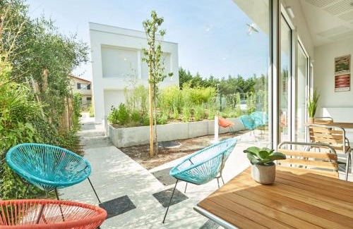 Begles Auberge | LA QUINTA - Suites privées & salon cuisine partagé