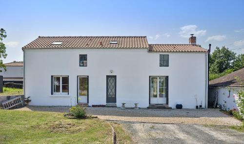 Saint-Philbert-de-Grand-Lieu Maison | La Résidence AKWABA