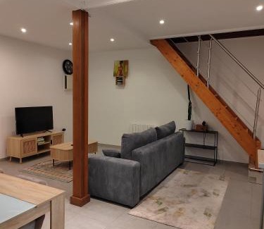 Bruyeres-le-Chatel Maison | La RIVIERA maison avec rivière et jardin 35Mins de PARIS RER C à 600m pour Tour Eiffel ORLY airport 25km Restaurants et supermarchés proches