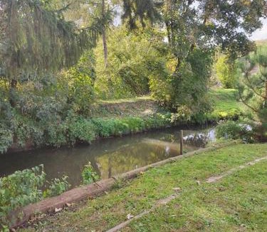 Bruyeres-le-Chatel Maison | La RIVIERA maison avec rivière et jardin 35Mins de PARIS RER C à 600m pour Tour Eiffel ORLY airport 25km Restaurants et supermarchés proches