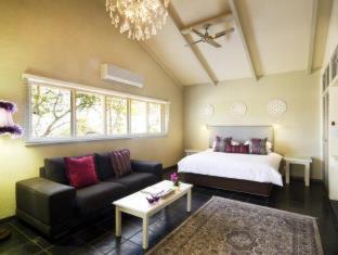 Nelspruit Maison | La Roca Guest House