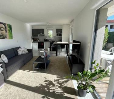 Juncasse - Argoulets Appartement | La Roseraie Toulousaine avec parking privé