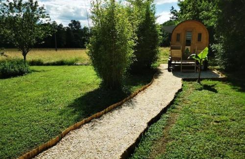 Sainte-Orse Maison | La roulotte des nuits étoilées du moulin
