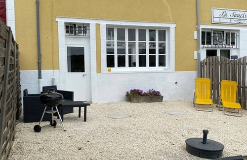 Saint-Pierre-de-Frugie Maison | La Saucisserie - Noix