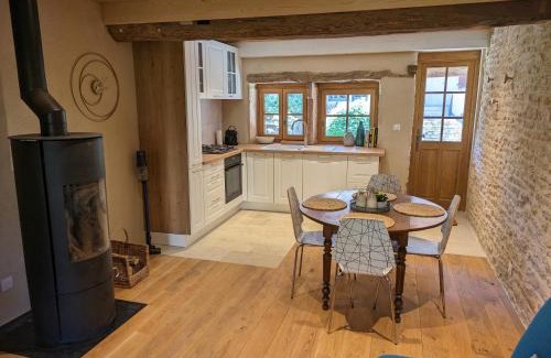 Burnand Maison | La Saugeraie - Renovated cottage for 2 in historic village