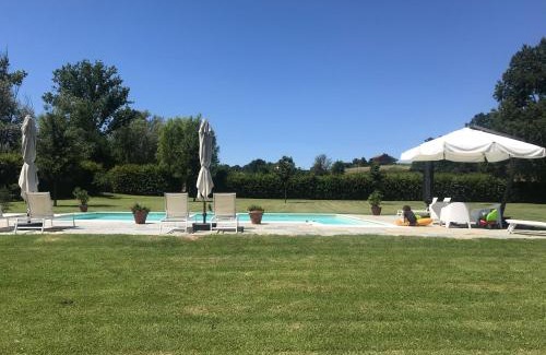 San Paolo Solbrito Lit Et Petit-Déjeuner | La Scuderia Charming Rooms b&b