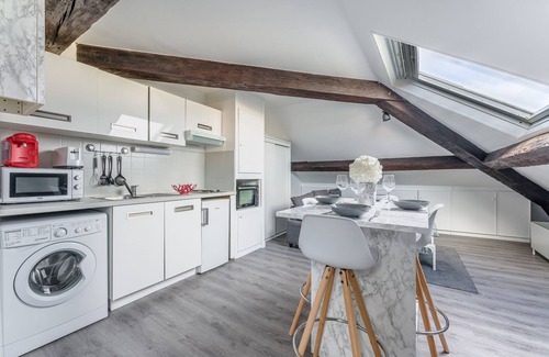 Republique - Les Ponts Appartement | La Secrète - Bel appartement mansardé
