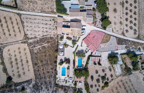 Chinorlet Maison | LA SIERRA CASA - Beautiful villa with huge garden swimming pool and games room