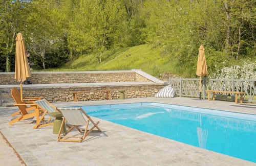 Saint-Hilaire Maison | Magnifique maison avec piscine et bain nordique - 15 chambres