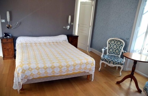 Saint-Martin-Valmeroux Hôtel | La Source du Mont