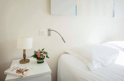 Saint Nicolas - Charles III - Ville vieille - Trois Maisons - Leopold Maison | La Suite 35, chambre d'hôtes indépendante