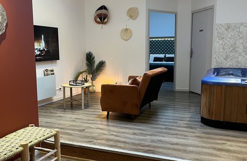 Muret Appartement | La suite, avec jacuzzi & sauna