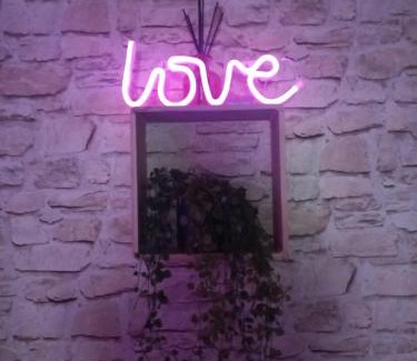 Levroux Appartement | La suite de Chez Adeline , 45 minutes from Beauval Zoo