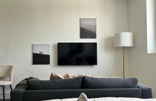 Arras Appartement | La suite - King bed - Spacieux - Calme