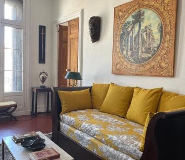 Beziers City Centre Appartement | La Suite Napoléon 75m2 timeless stay