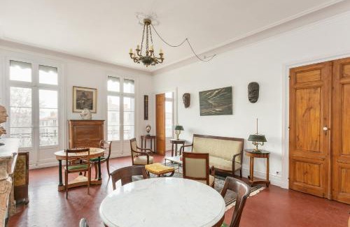 Beziers City Centre Appartement | La Suite Napoléon 75m2 timeless stay