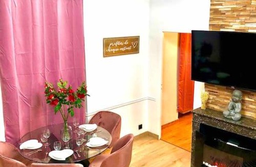 Sens Appartement | La suite romantique Jacuzzi,parking gratuit,centre