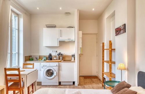 7th Arrondissement Appartement | La Suite Urbaine - Grand studio - proche métro B