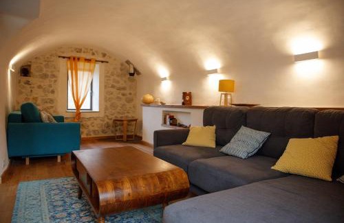 Saint-Benoit-en-Diois Maison | La tête dans les nuages et les pieds dans l'eau
