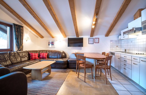 Santa Cristina Val Gardena Maison | La Tambra B&B Residence - central with Restaurant
