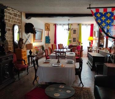 Tonnerre Lit Et Petit-Déjeuner | La Tanière des Tanneries