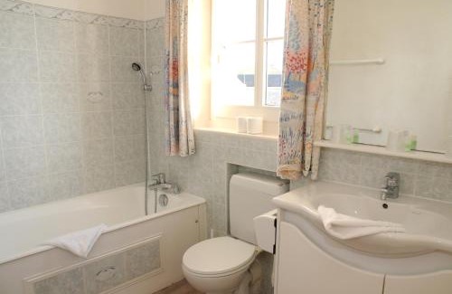 Etretat Hôtel | La Taverne des Deux Augustins