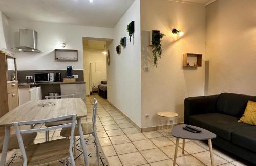 La Celle-sous-Gouzon Appartement | La terrasse de Grangevieille
