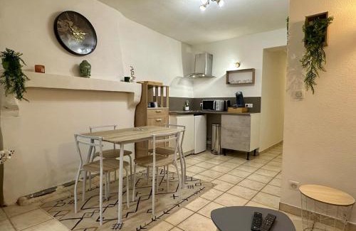 La Celle-sous-Gouzon Appartement | La terrasse de Grangevieille