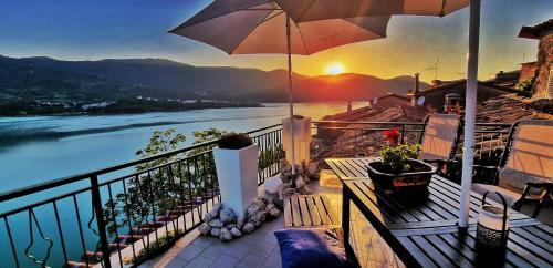 Castel di Tora Maison | La terrazza sul lago Turano