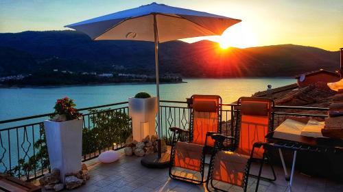 Castel di Tora Maison | La terrazza sul lago Turano