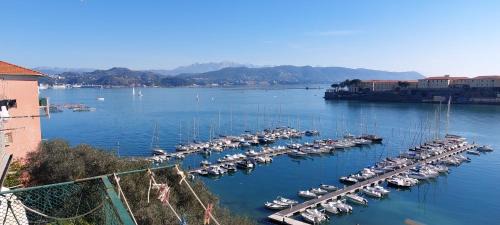 Le Grazie Maison | La Terrazza sulla baia di Le Grazie
