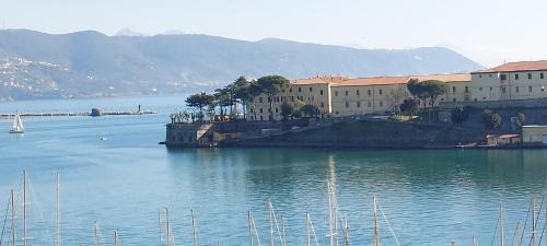 Le Grazie Maison | La Terrazza sulla baia di Le Grazie
