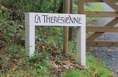 Pont Farcy Lit Et Petit-Déjeuner | La Thérèsienne